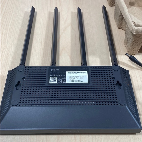 TP-Link AC1200 Mesh Wi-Fi Router - Picture 3 of 3